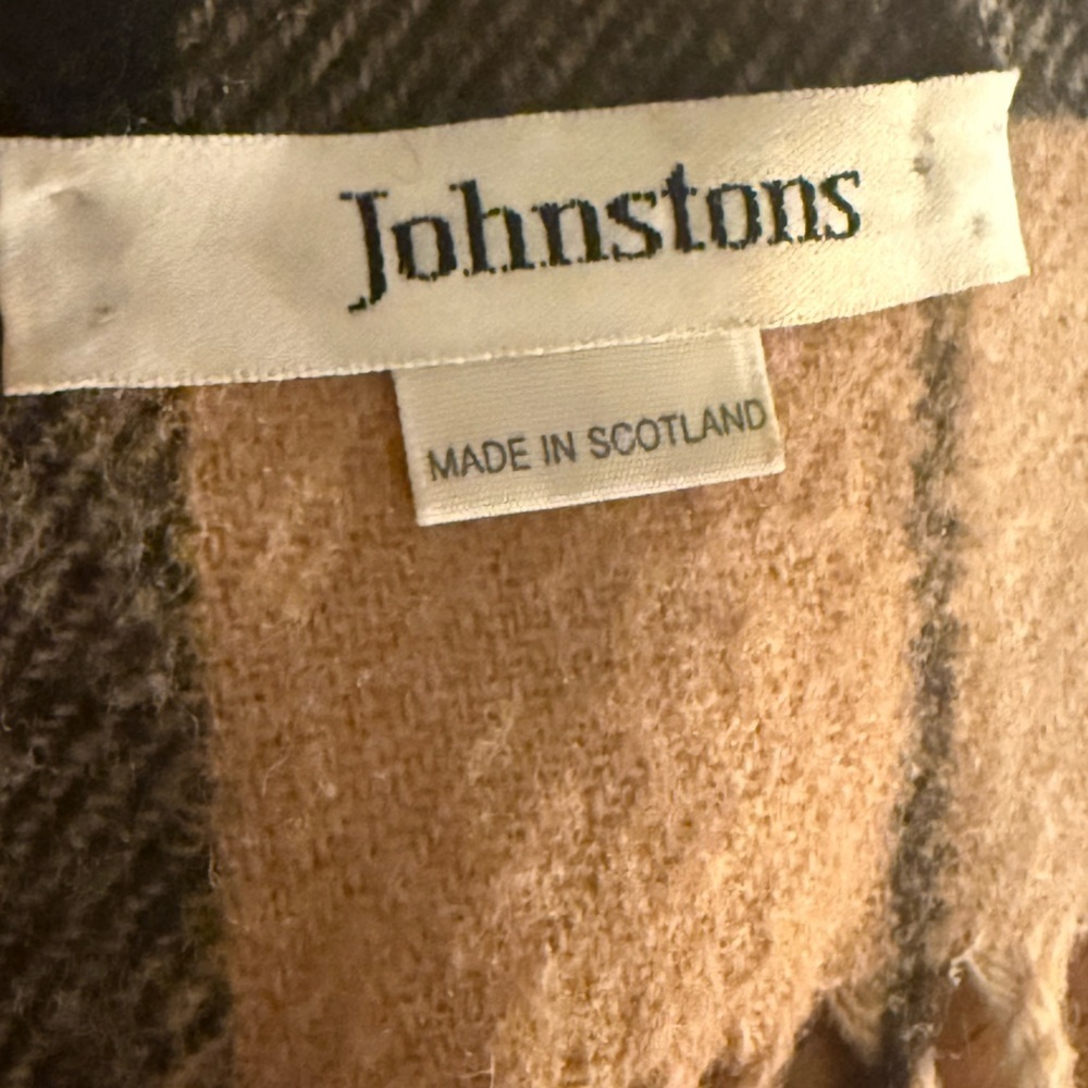 Johnstons Of Elgin Lambswool Checkered Scarf - Picture 2 of 7